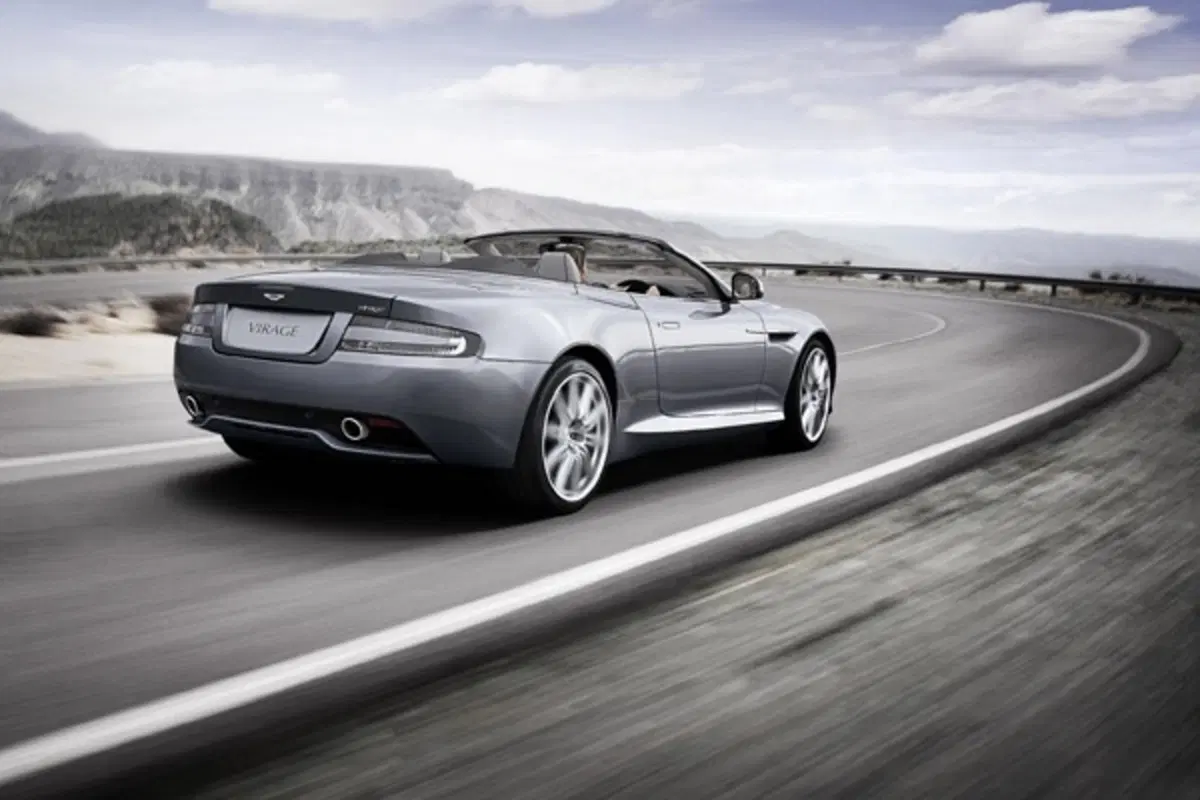 Aston Martin Virage (4)