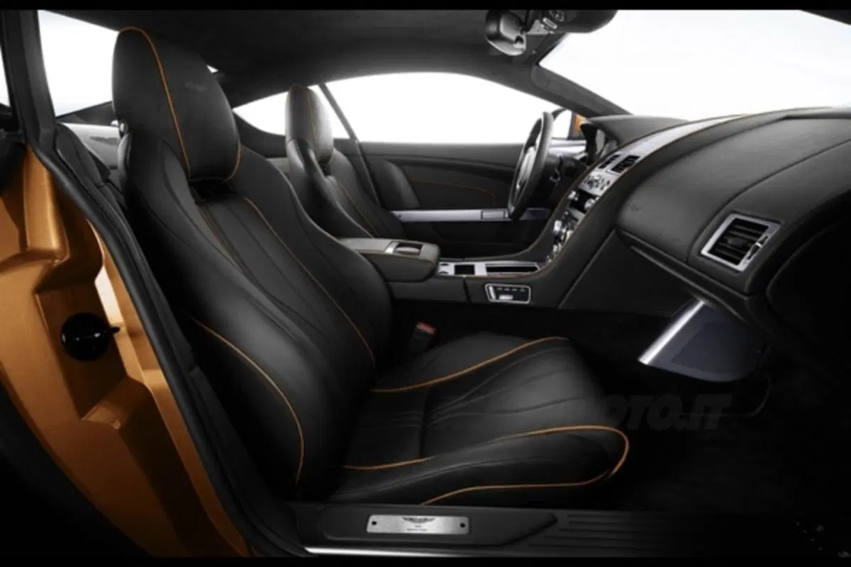 Aston Martin Virage (20)