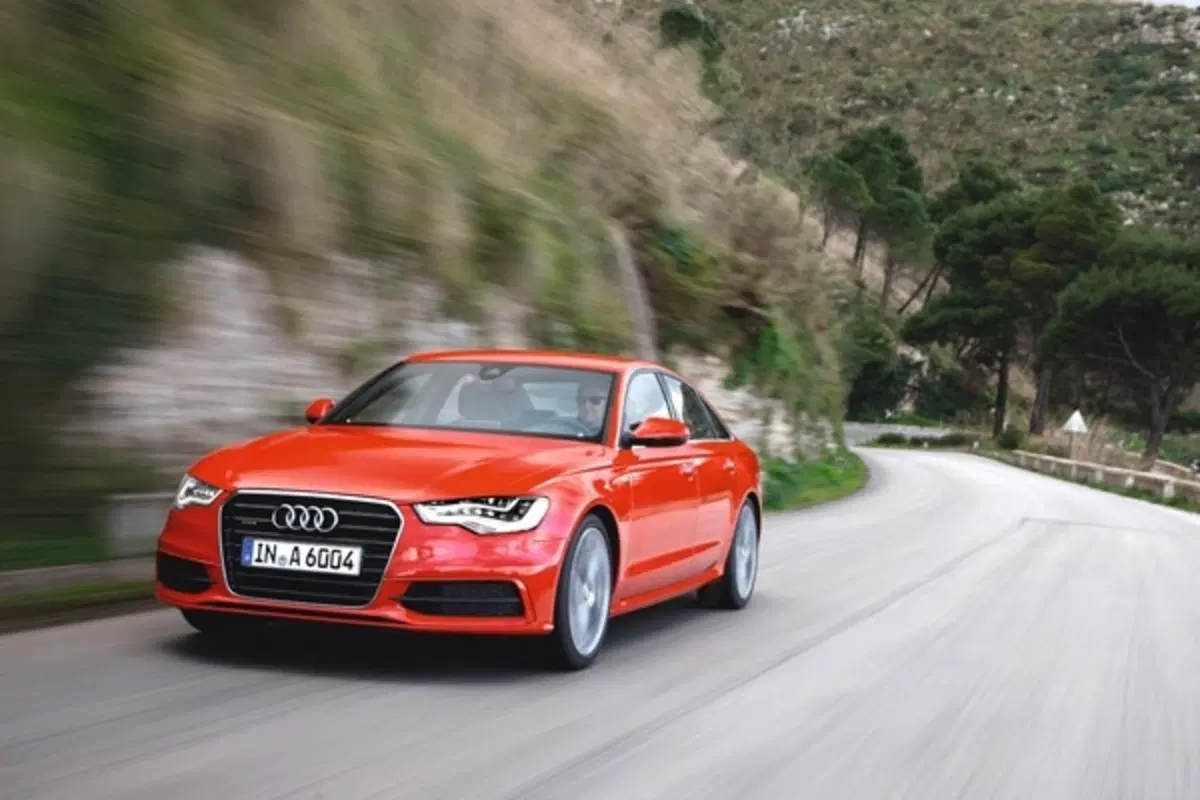 Audi A6: ecco le 2.0 e 3.0 TDI da 177 e 204 CV (12)