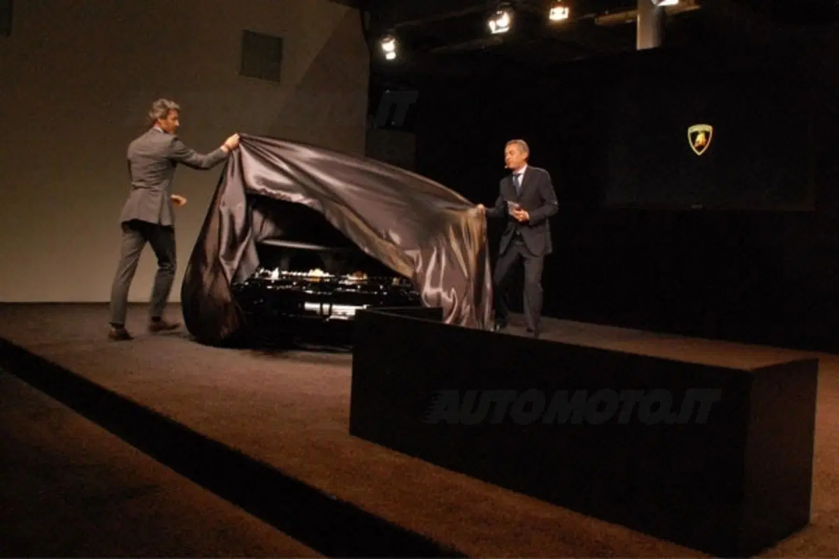 Lamborghini Aventador ai raggi X (39)