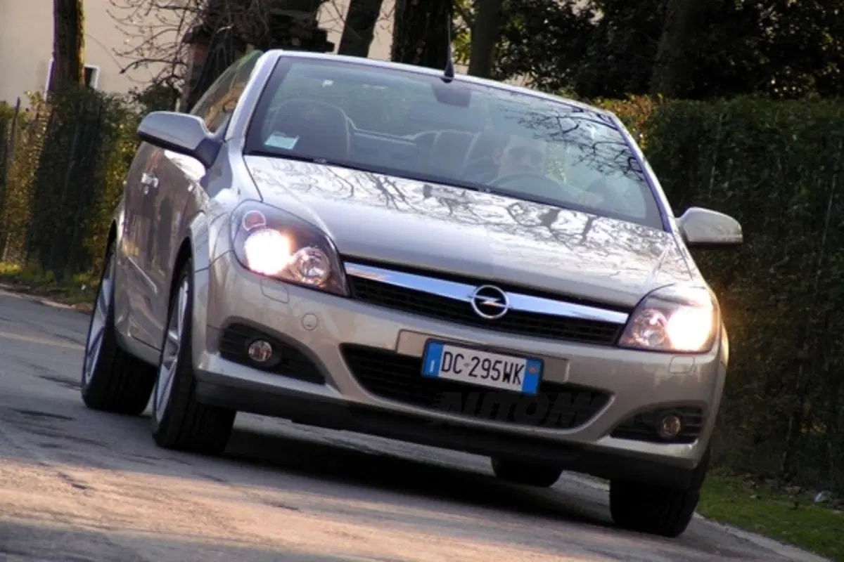 Opel Astra Cabrio: è ufficiale, si farà