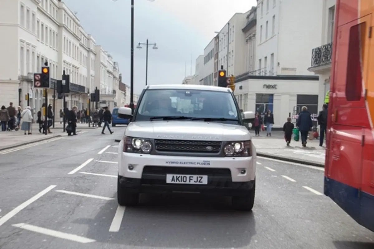 Land Rover Range_e (3)