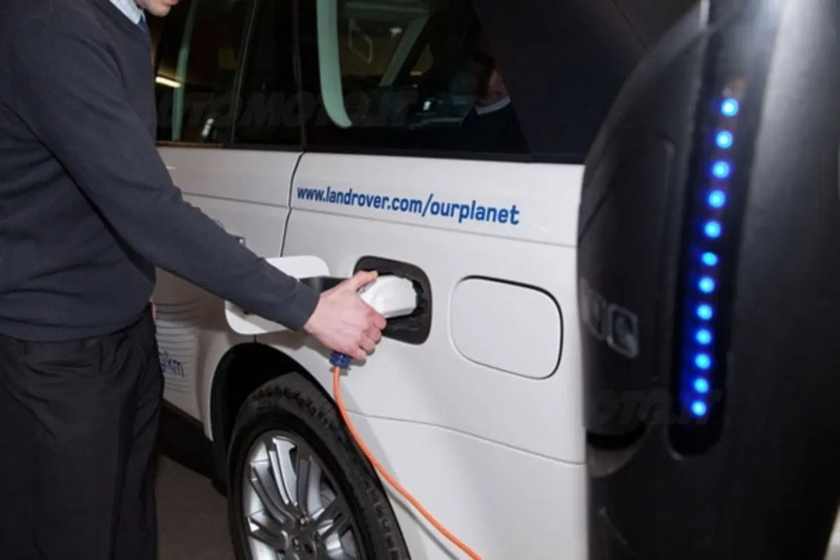 Land Rover Range_e (11)