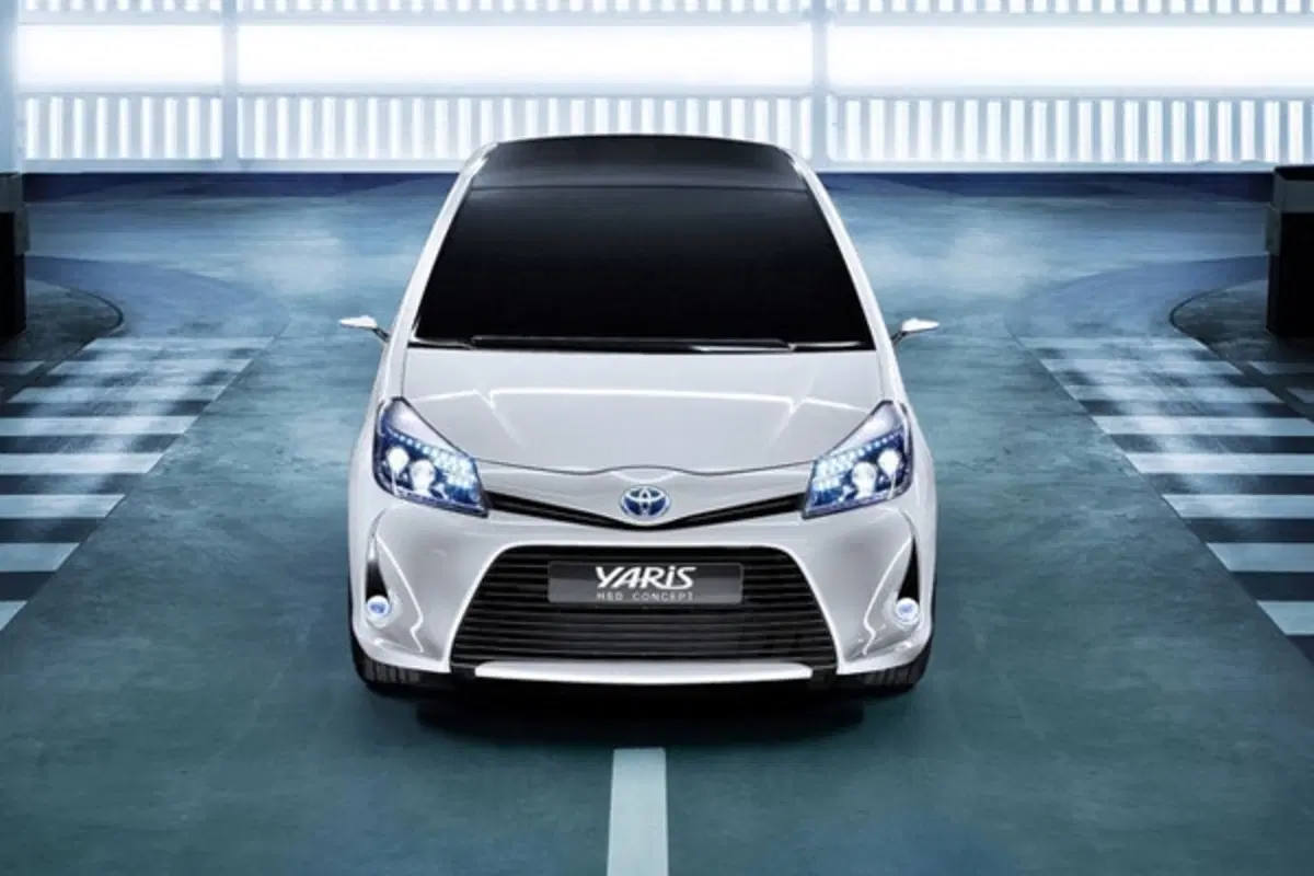 Toyota Yaris HSD Concept - nata ibrida (9)