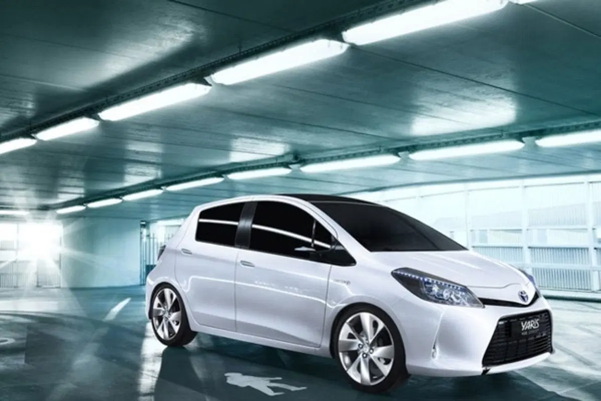 Toyota Yaris HSD Concept - nata ibrida (10)