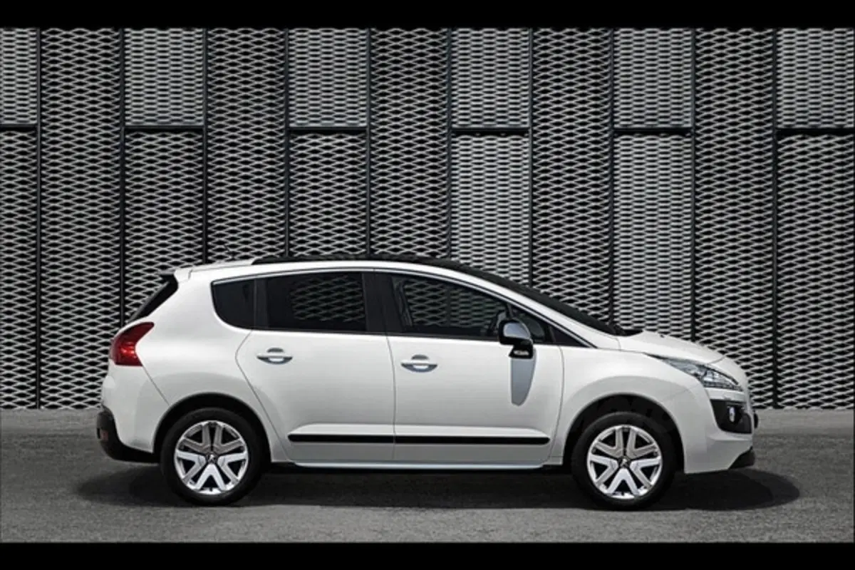 Peugeot 3008 Hybrid4 Limited Edition (4)