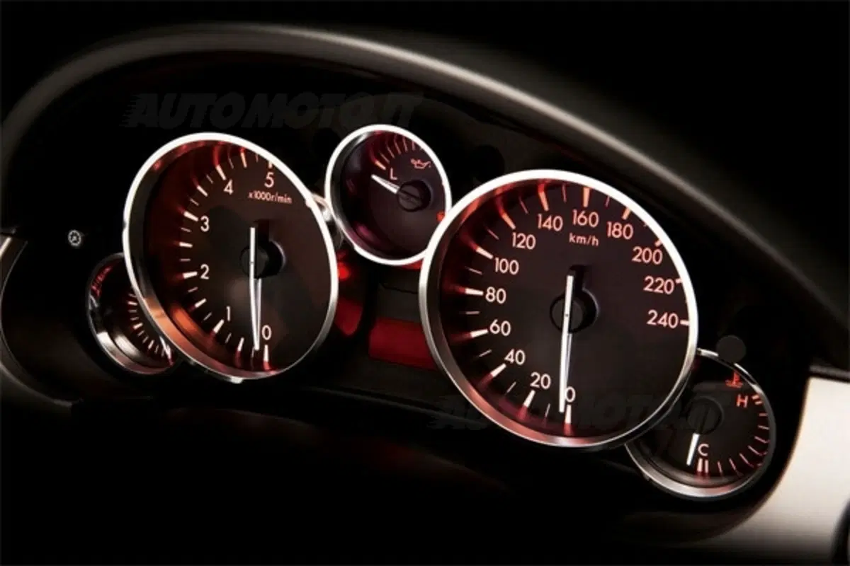 Mazda MX-5 Edizione Primavera 2011 (5)