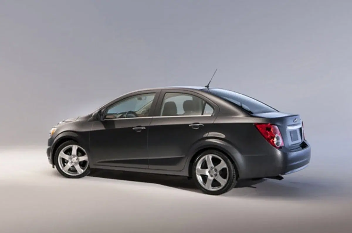 Chevrolet Aveo berlina (2)