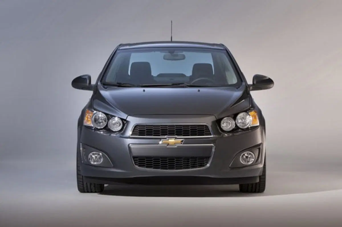 Chevrolet Aveo berlina (4)
