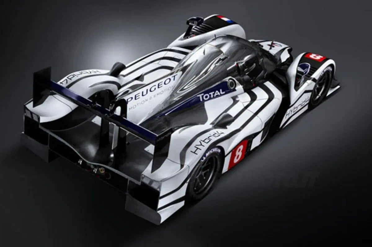 Peugeot 908 HYbrid4 2011 (4)