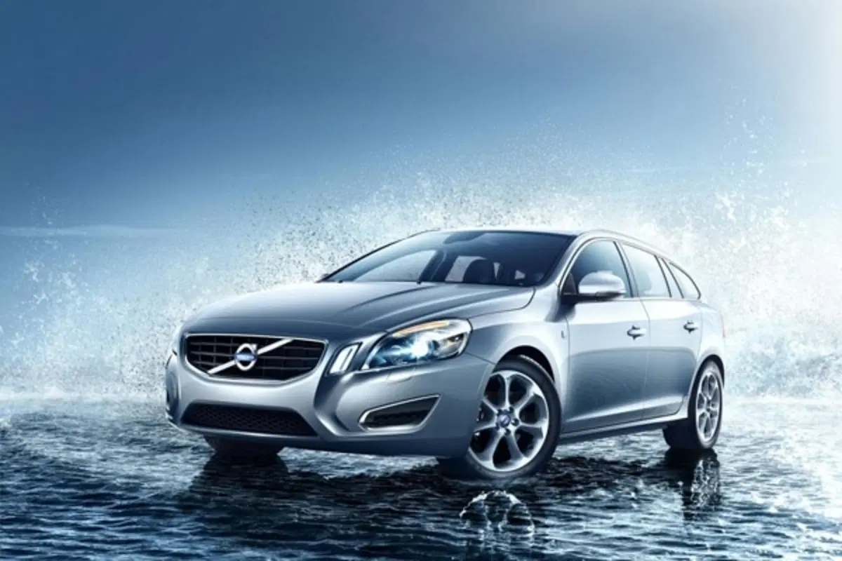 Allestimento Volvo Ocean Race per V60, XC60, XC70 e V70 (2)