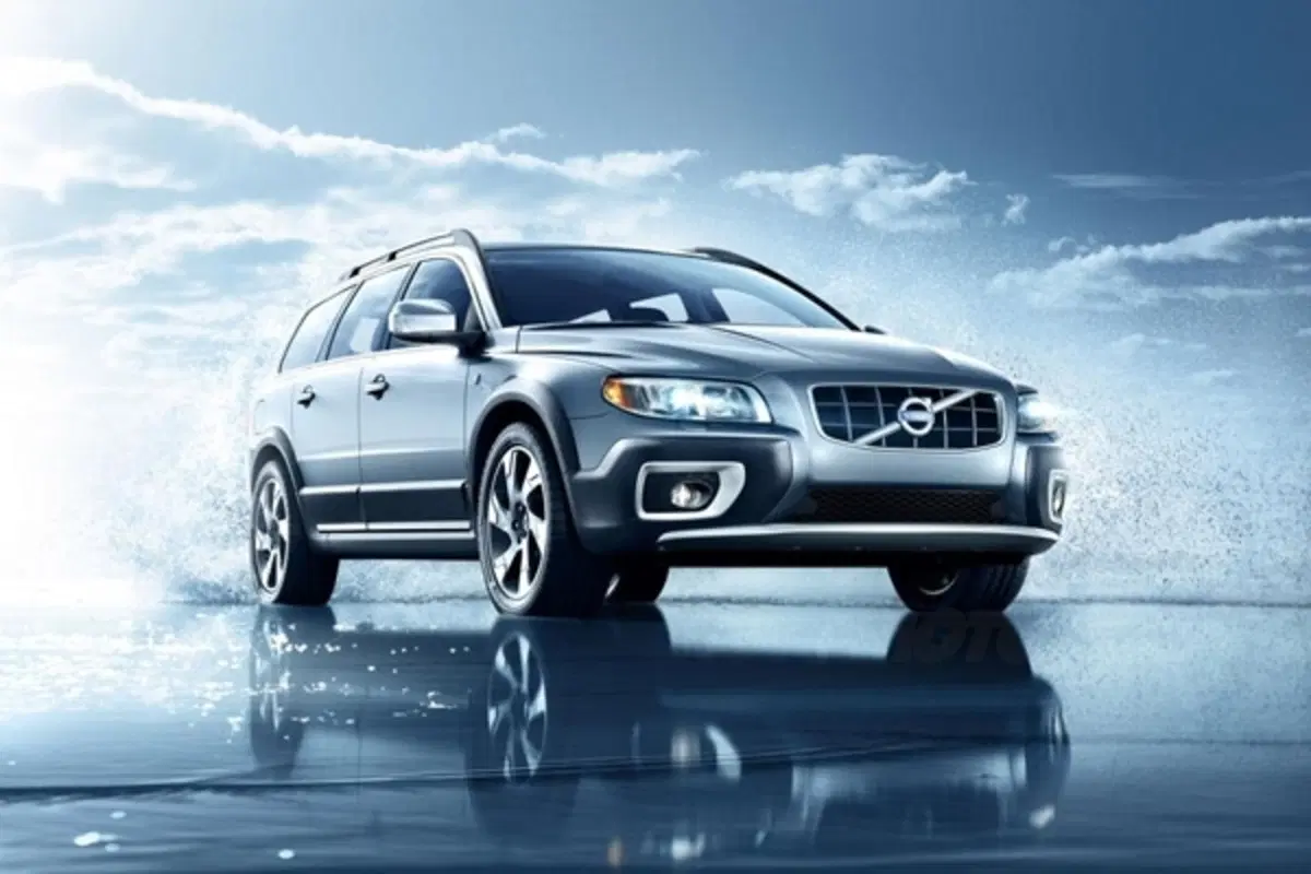 Allestimento Volvo Ocean Race per V60, XC60, XC70 e V70 (4)