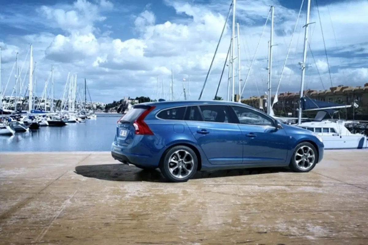 Allestimento Volvo Ocean Race per V60, XC60, XC70 e V70 (8)