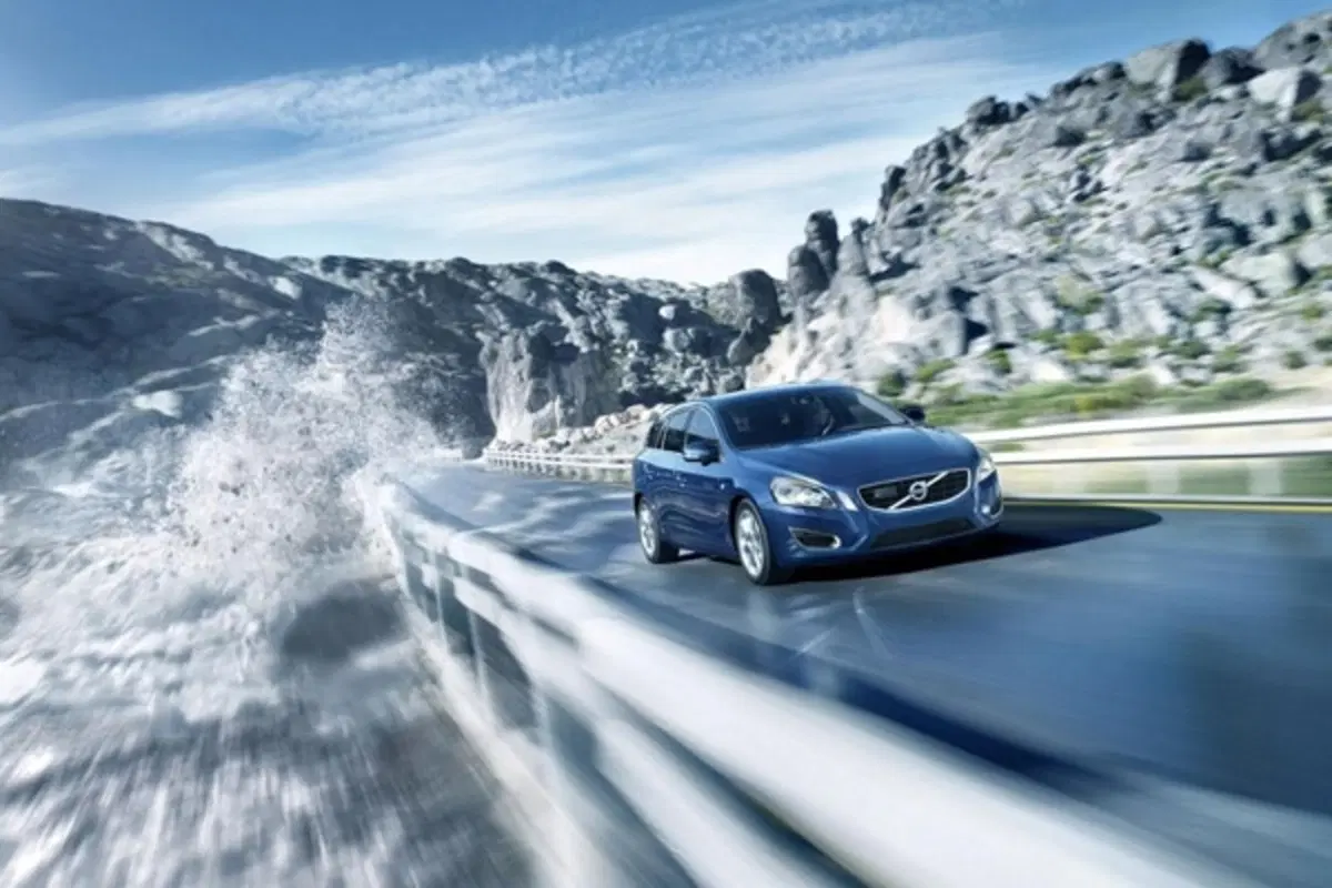 Allestimento Volvo Ocean Race per V60, XC60, XC70 e V70 (14)