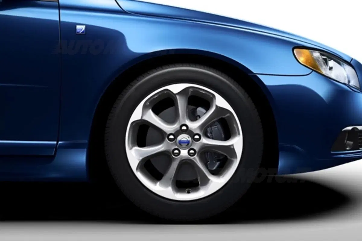 Allestimento Volvo Ocean Race per V60, XC60, XC70 e V70 (25)
