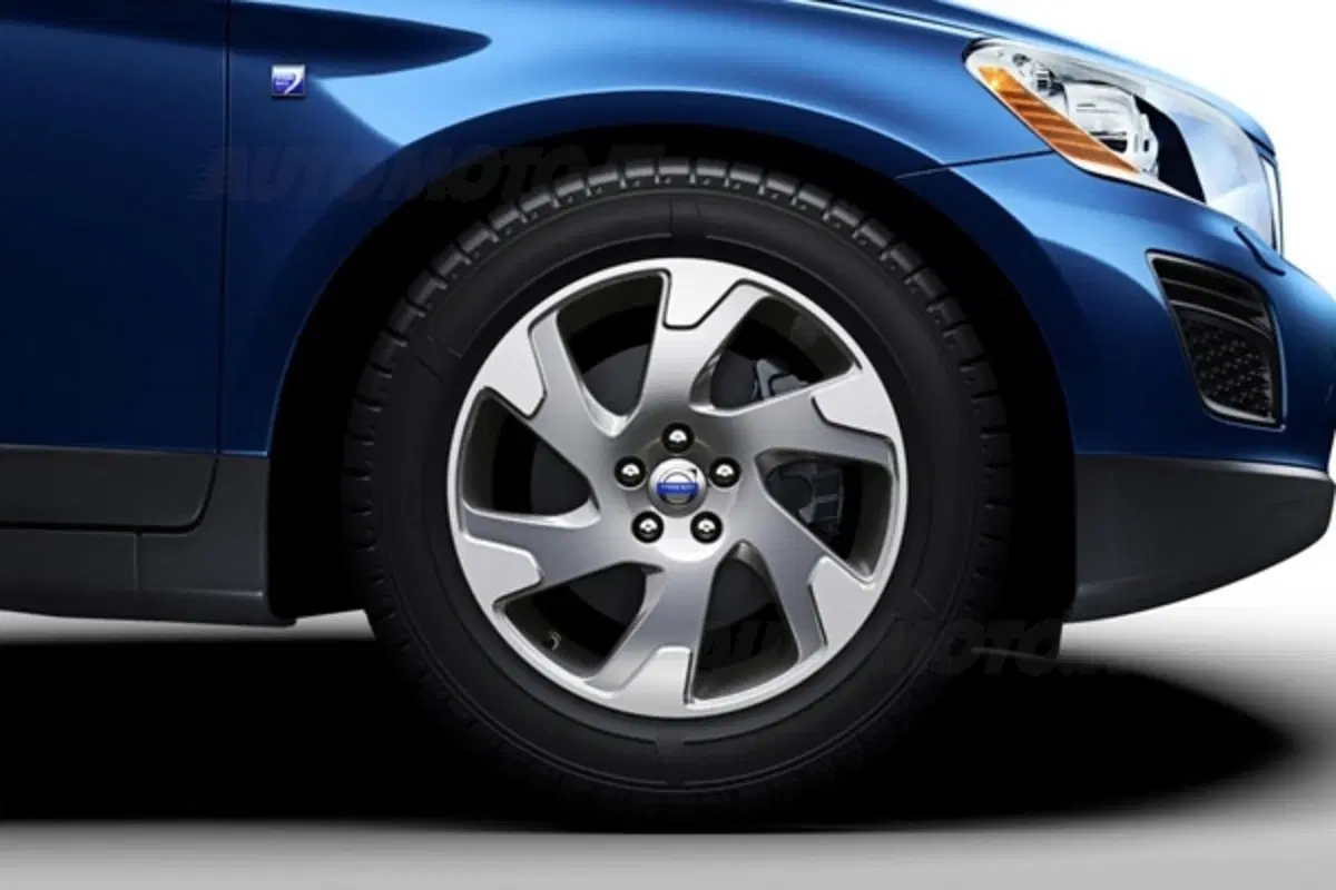 Allestimento Volvo Ocean Race per V60, XC60, XC70 e V70 (28)