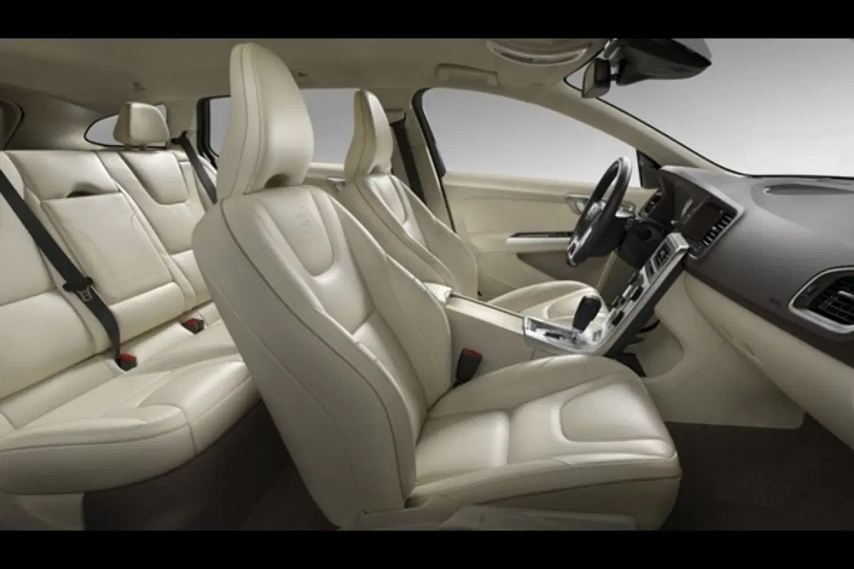 Allestimento Volvo Ocean Race per V60, XC60, XC70 e V70 (31)