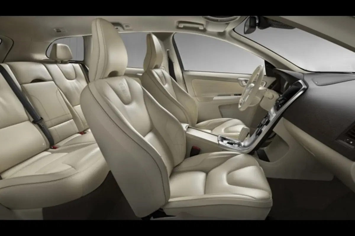 Allestimento Volvo Ocean Race per V60, XC60, XC70 e V70 (33)
