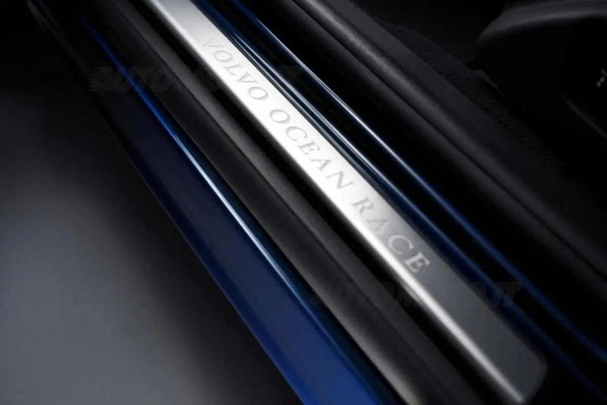 Allestimento Volvo Ocean Race per V60, XC60, XC70 e V70 (35)