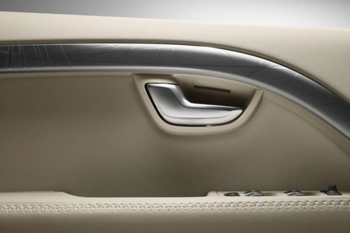 Allestimento Volvo Ocean Race per V60, XC60, XC70 e V70 (39)