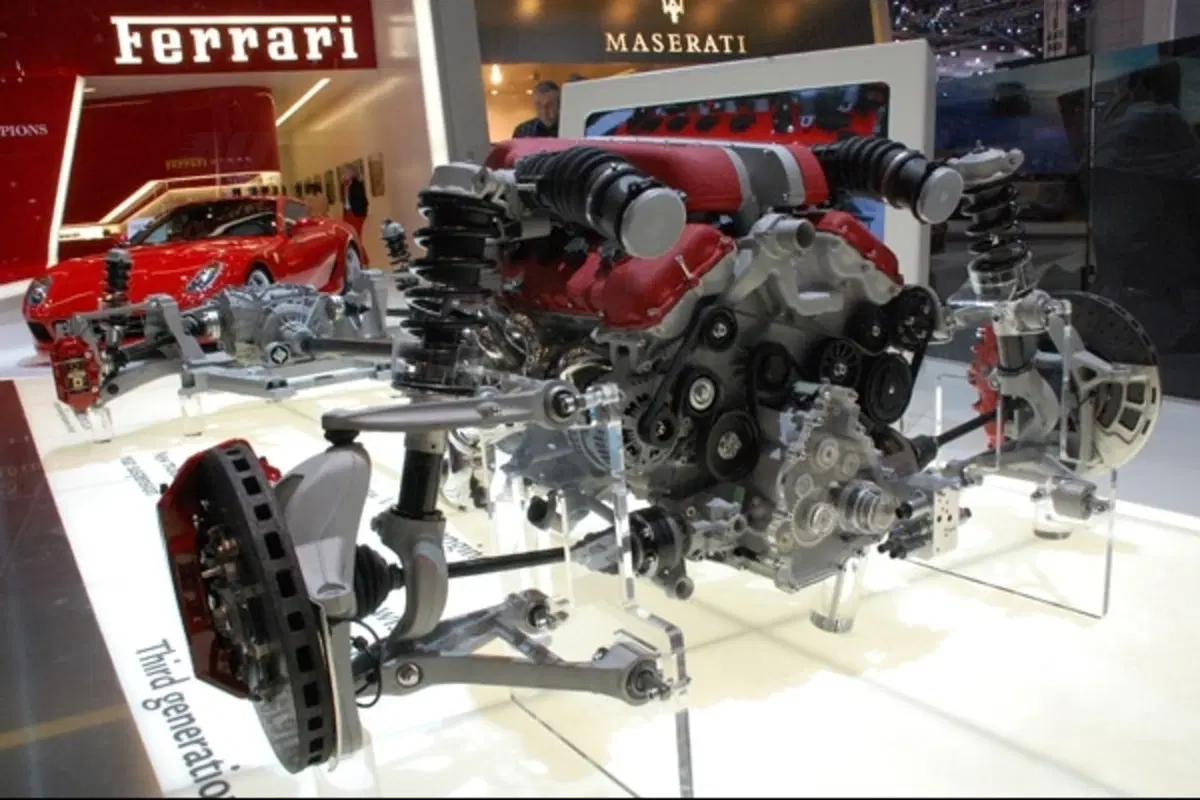 Ferrari FF - a Ginevra anche bianca (33)