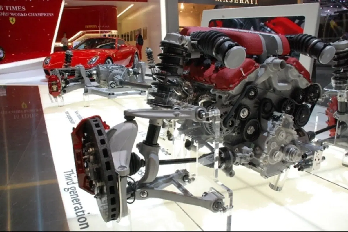 Ferrari FF - a Ginevra anche bianca (34)