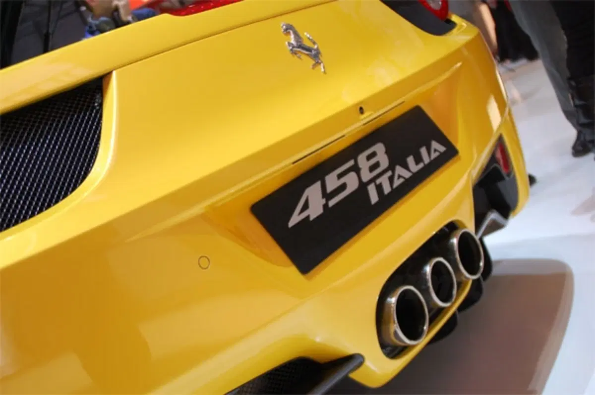 Ferrari 458 Italia con sistema HELE (7)