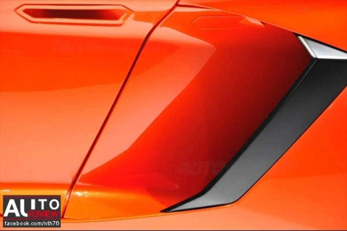 Lamborghini Aventador: due generazioni avanti (23)