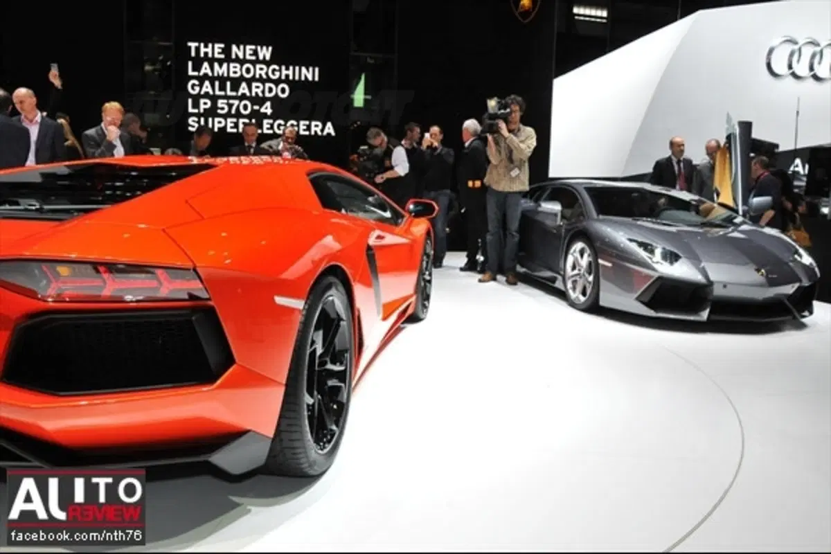 Lamborghini Aventador: due generazioni avanti (28)