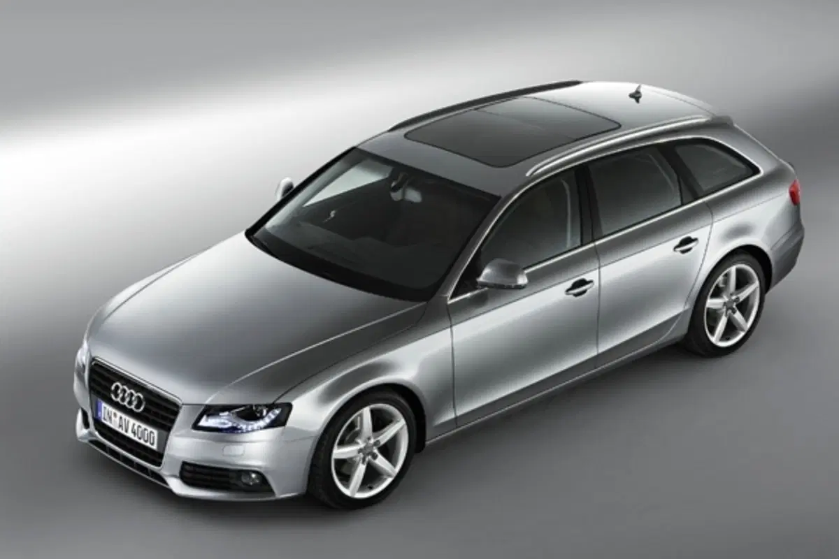 Audi A4 Advanced Plus ed Ambiente Plus (3)