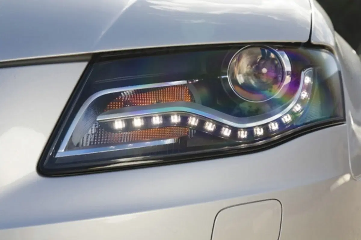 Audi A4 Advanced Plus ed Ambiente Plus (4)