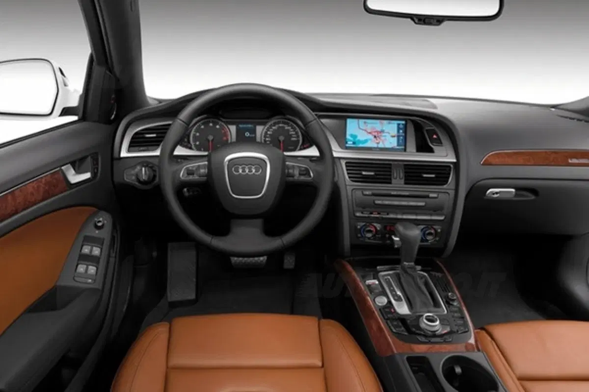 Audi A4 Advanced Plus ed Ambiente Plus (7)