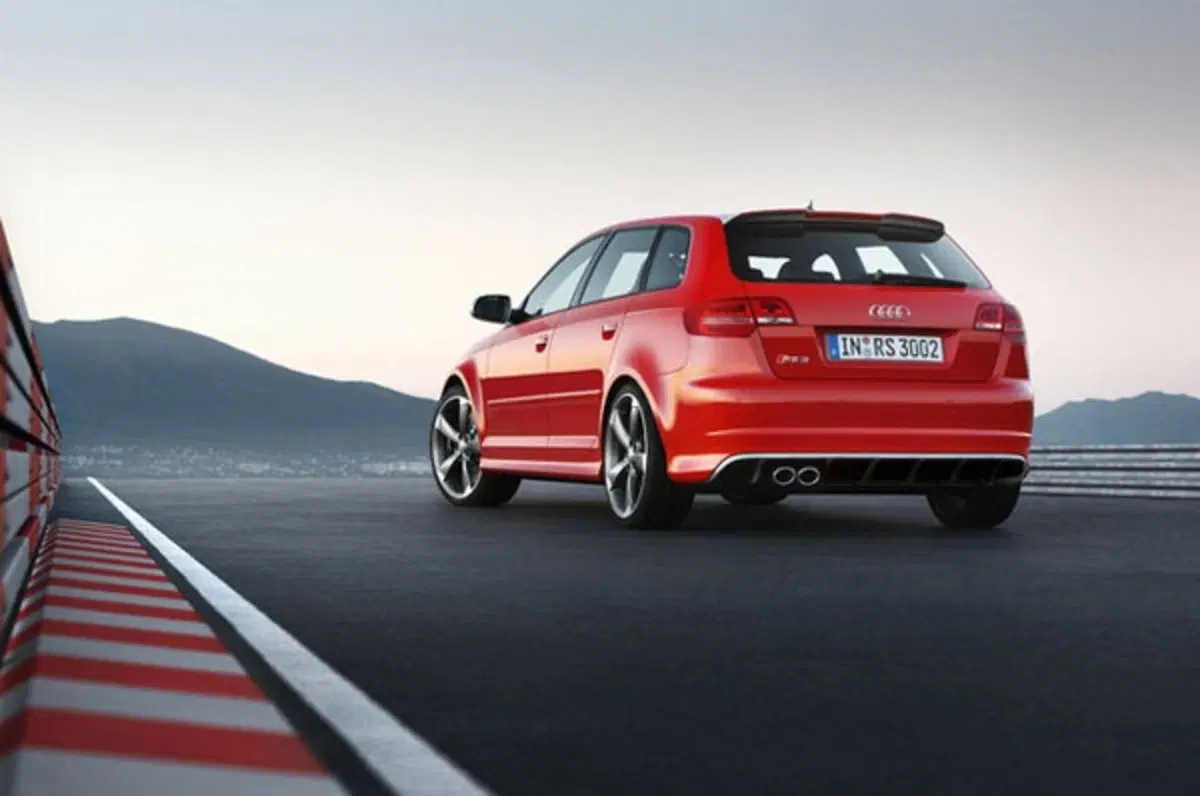 Audi RS3 Sportback: si guida sull'i-Phone (9)