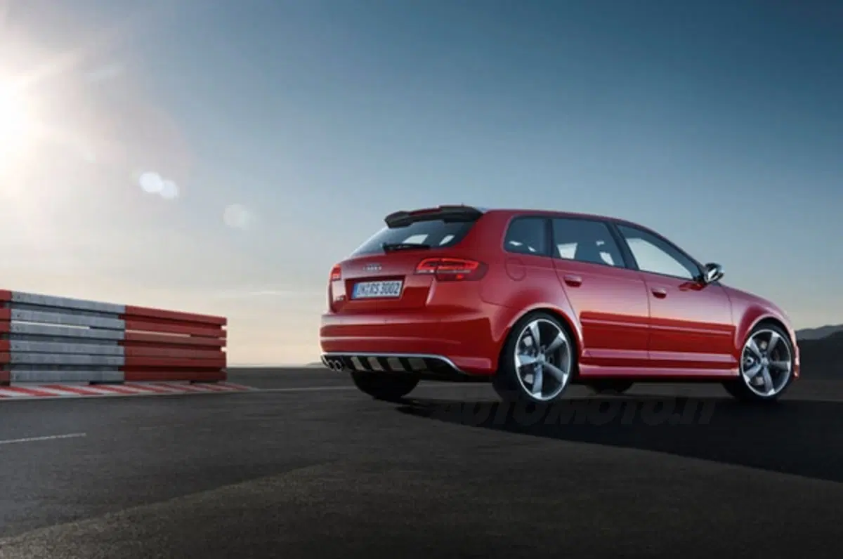 Audi RS3 Sportback: si guida sull'i-Phone (11)