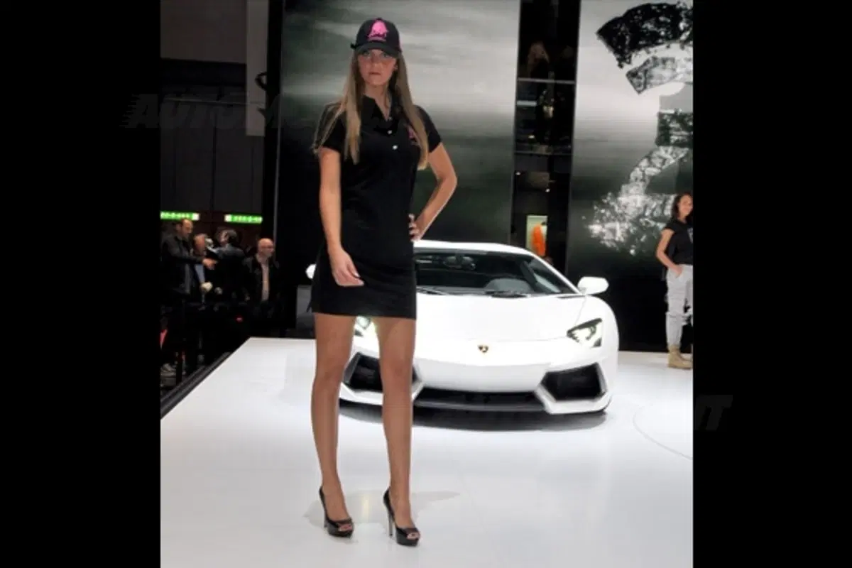 Lamborghini: aperto il primo fashion store a Berlino (4)