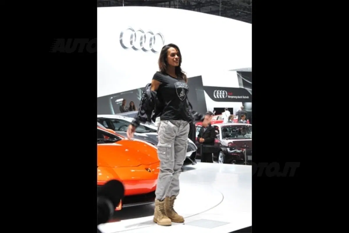 Lamborghini: aperto il primo fashion store a Berlino (8)