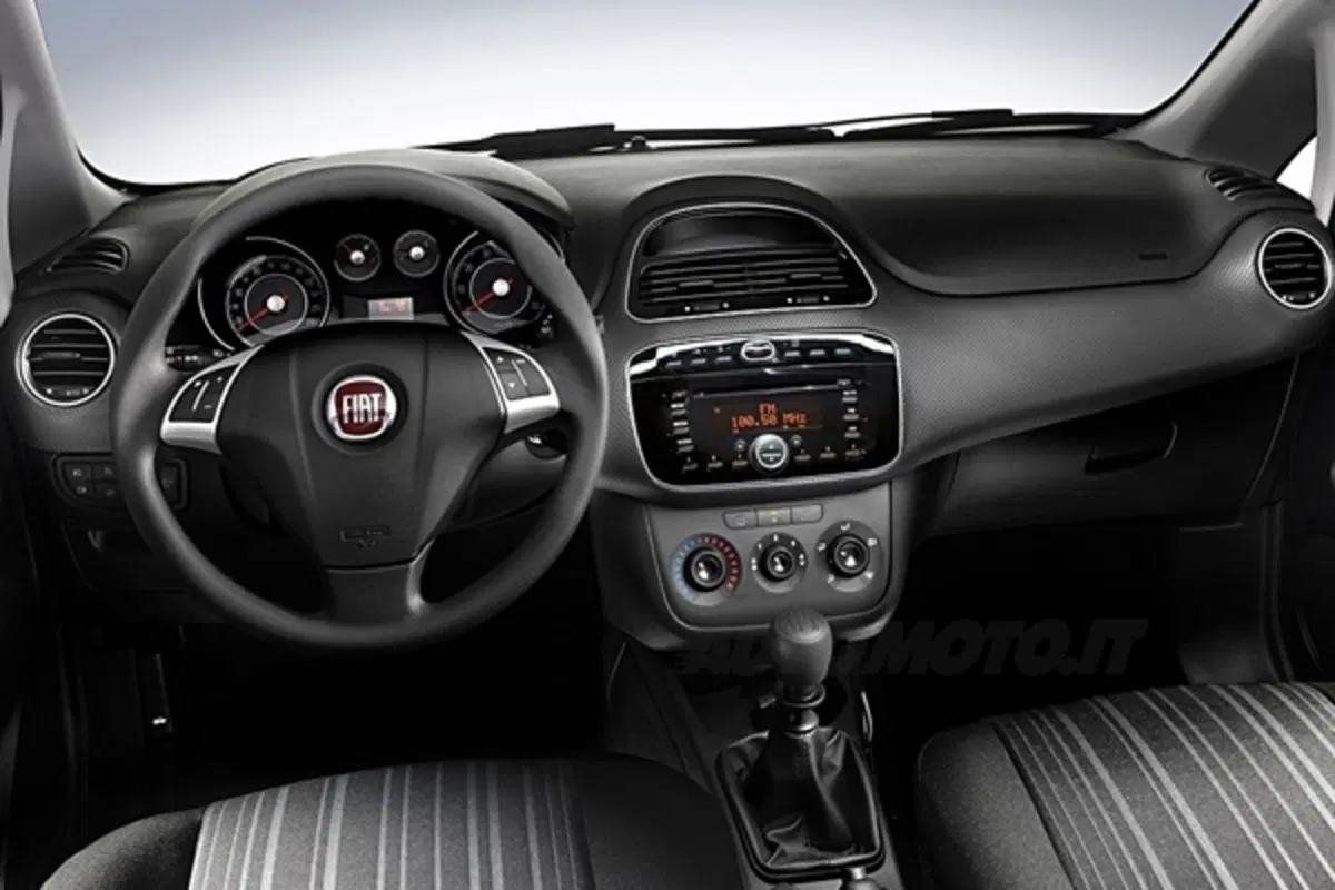 Fiat Punto 150° (4)