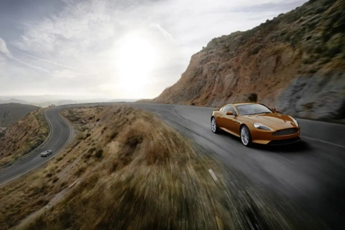 Aston Martin Virage - primo video ufficiale (5)