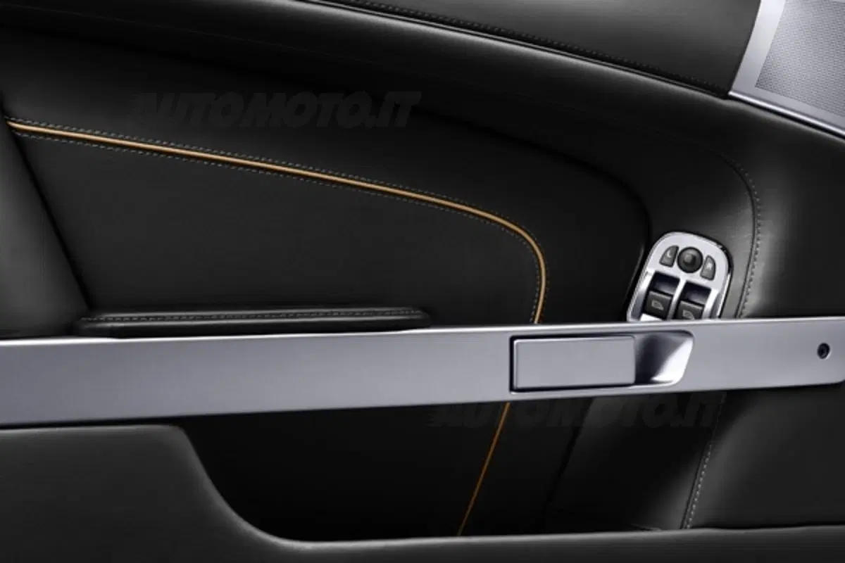 Aston Martin Virage - primo video ufficiale (21)