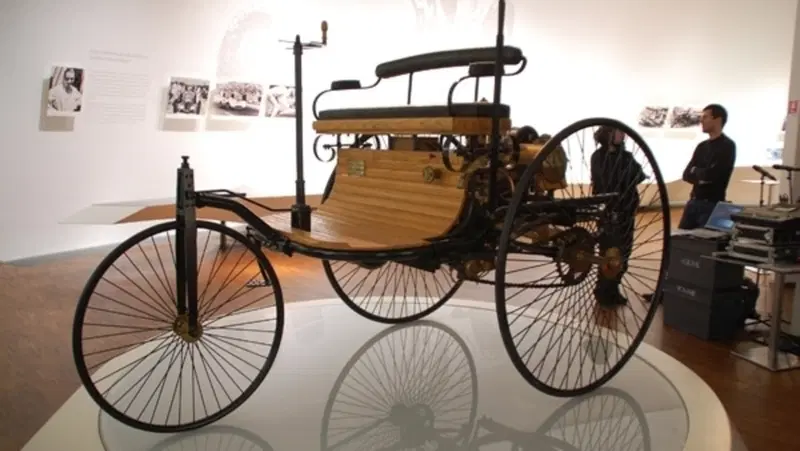 Apre a Milano la mostra My Mercedes-Benz passion