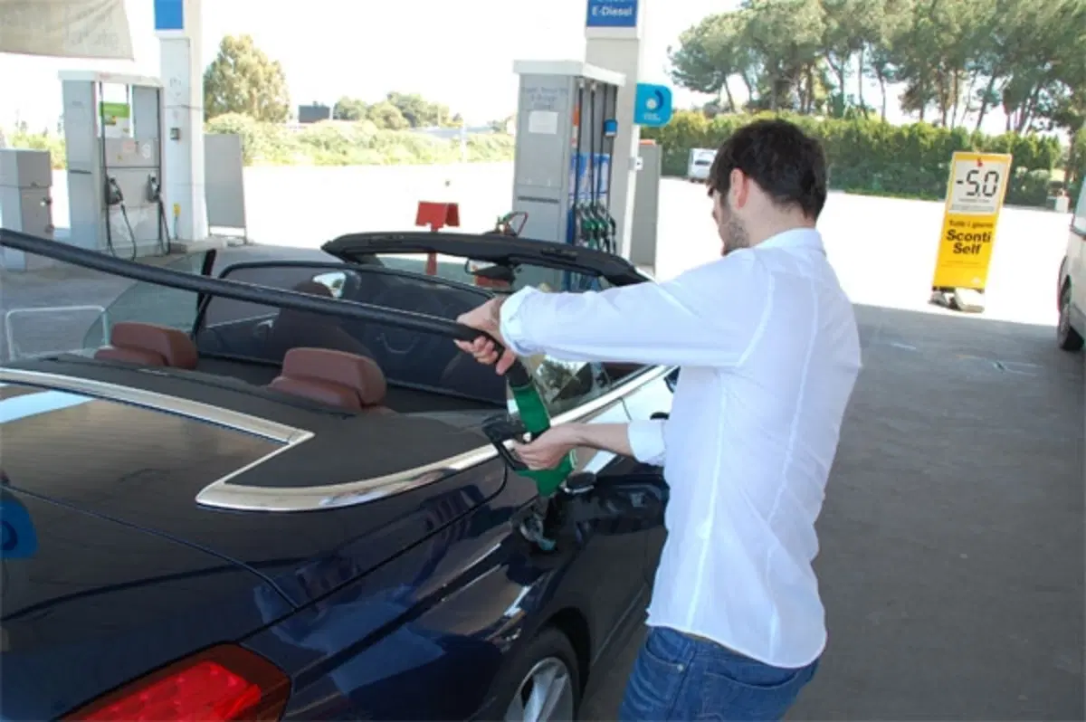 Benzina: sale il prezzo alla pompa in favore del Cinema (3)