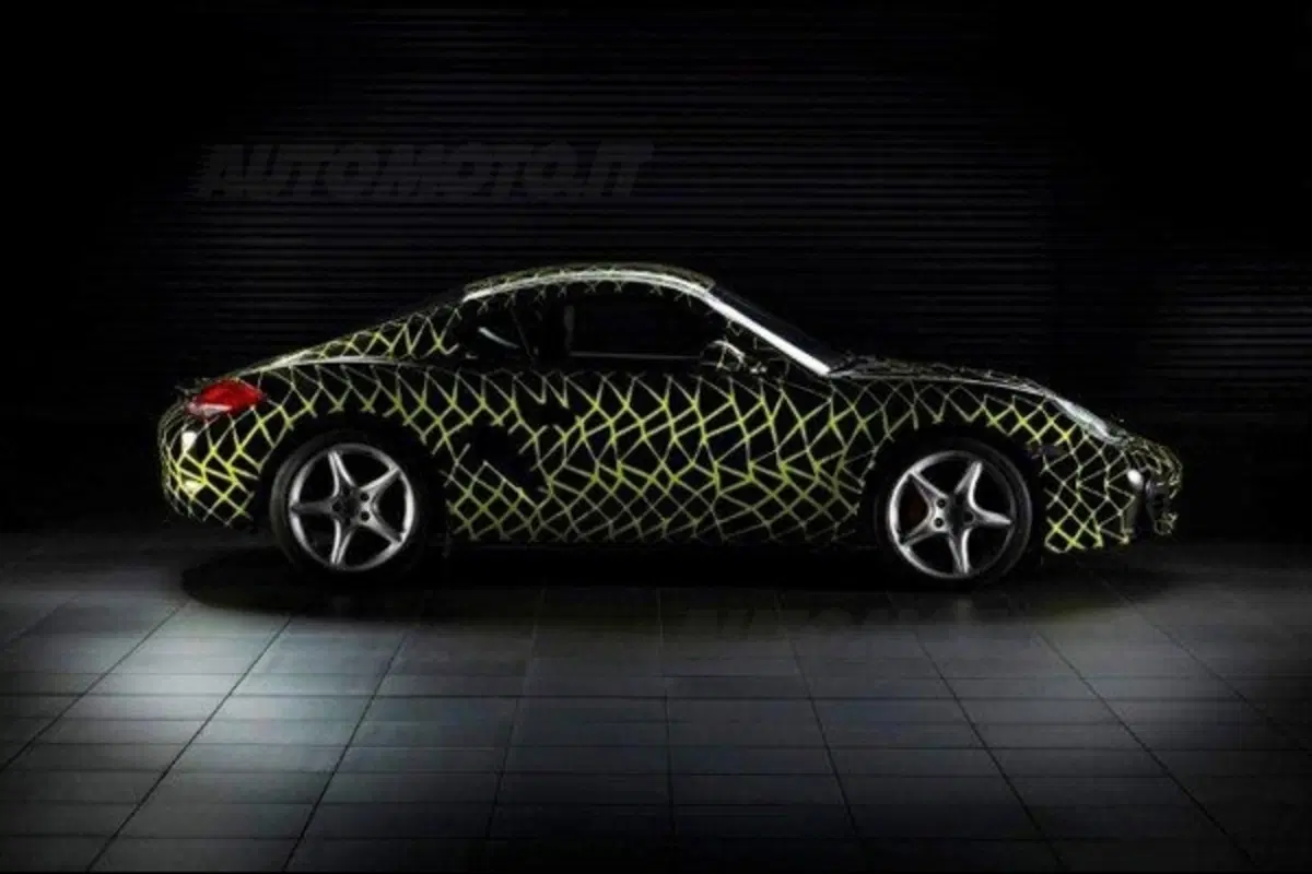 Porsche: presentata a Milano la Cayman R (4)