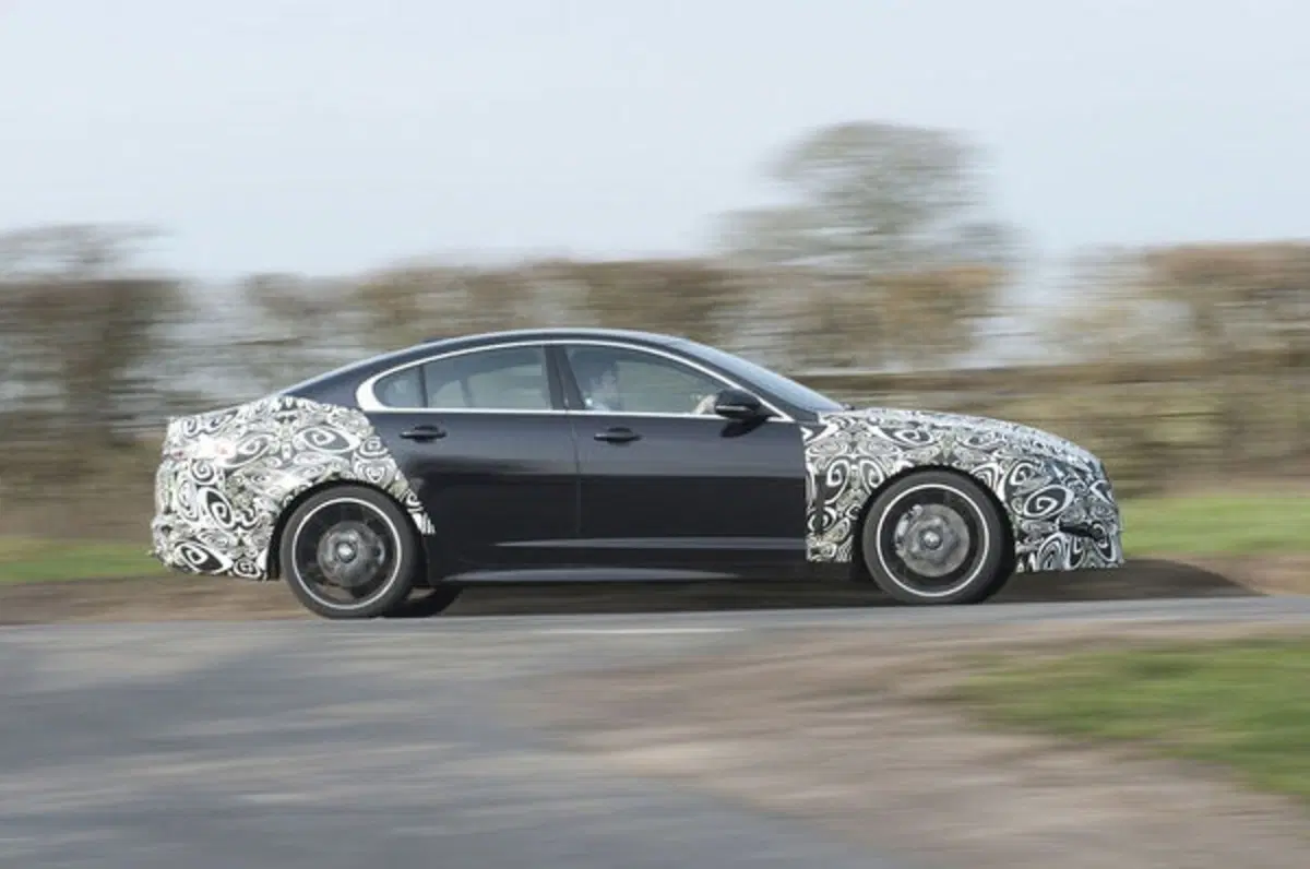 Jaguar XF restyling 2011 (2)