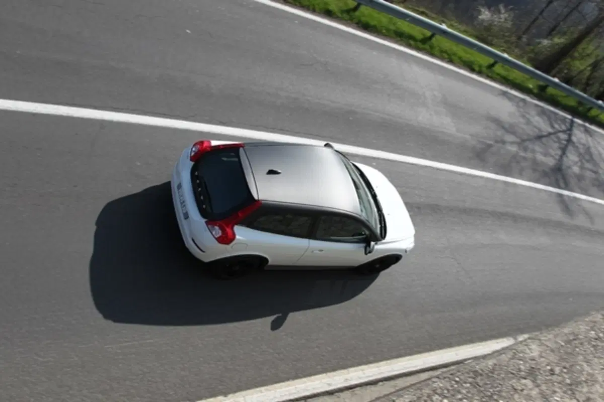 Volvo C30 Black Design (2)