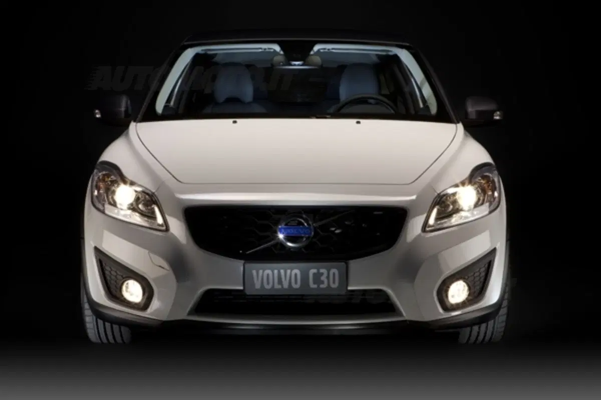 Volvo C30 Black Design (7)