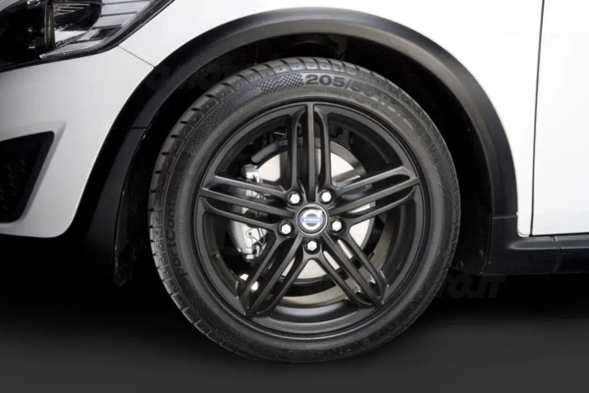 Volvo C30 Black Design (10)
