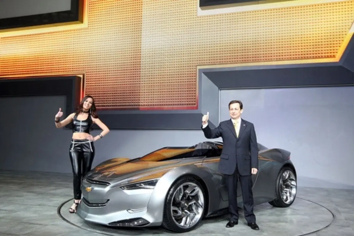 Chevrolet Mi-ray Concept (5)