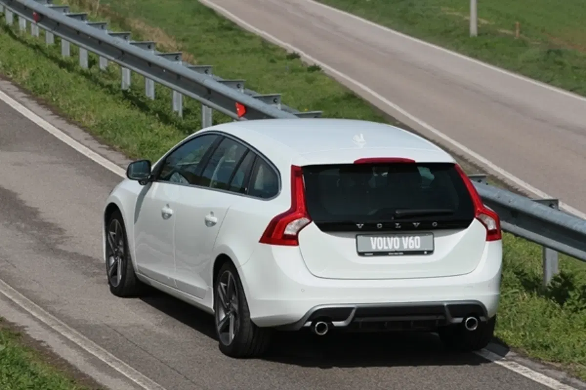 Volvo V60 R-Design (4)