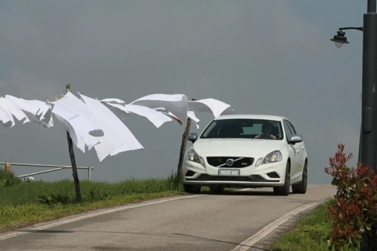Volvo V60 R-Design (6)
