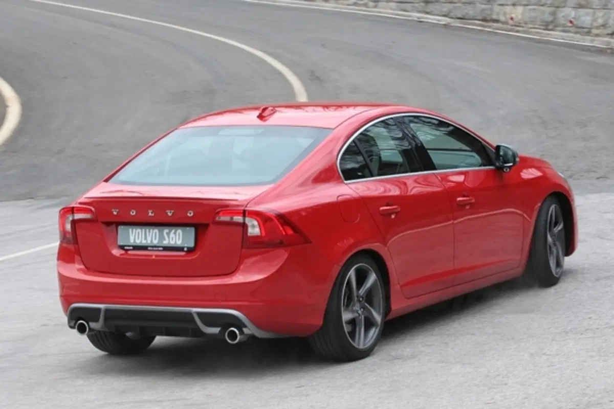 Volvo V60 R-Design (9)